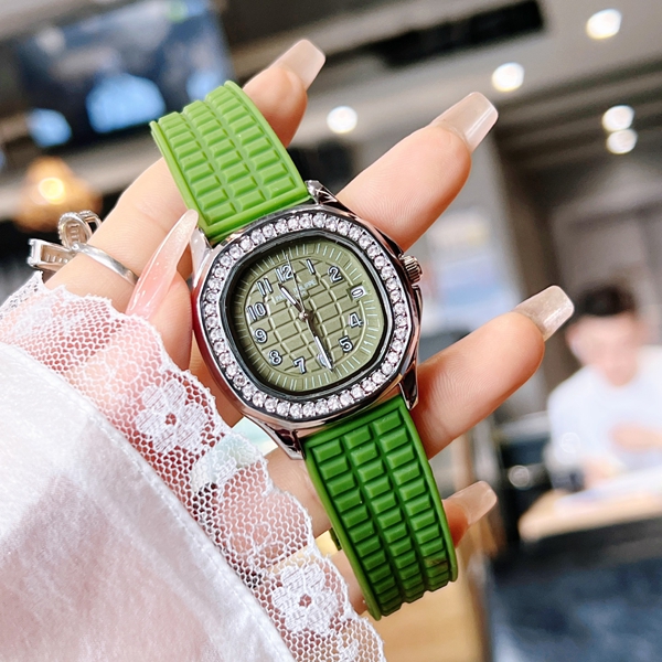 ブランド時計角部分ディテール